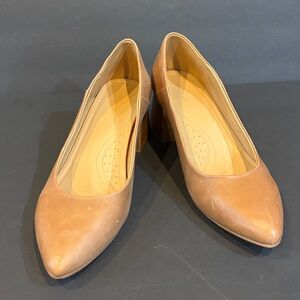 Nisolo Tan Suede Heels Sleek Minimalist Design 9